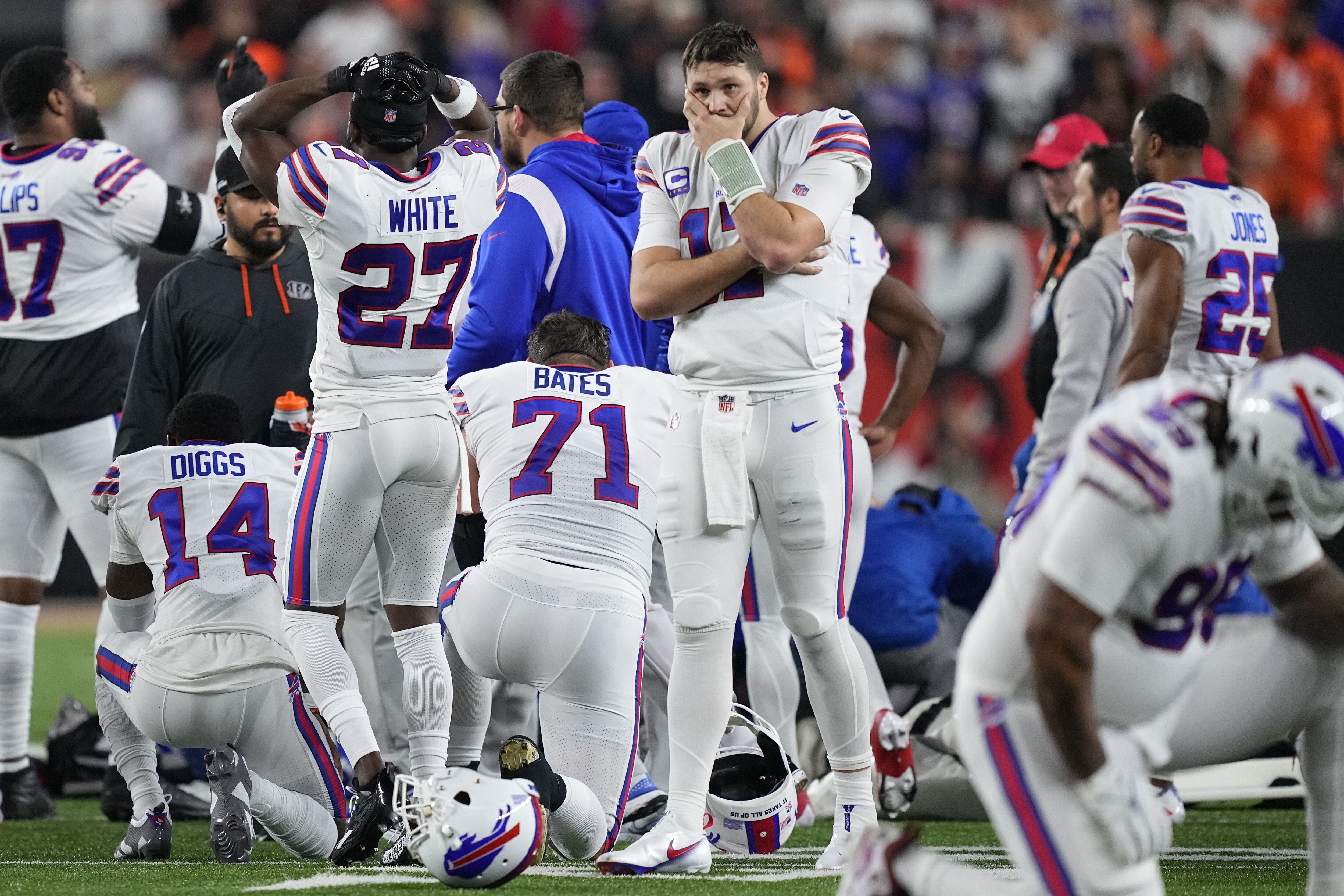 Rochester, NY Buffalo Bills Backers - Damar Hamlin visits his